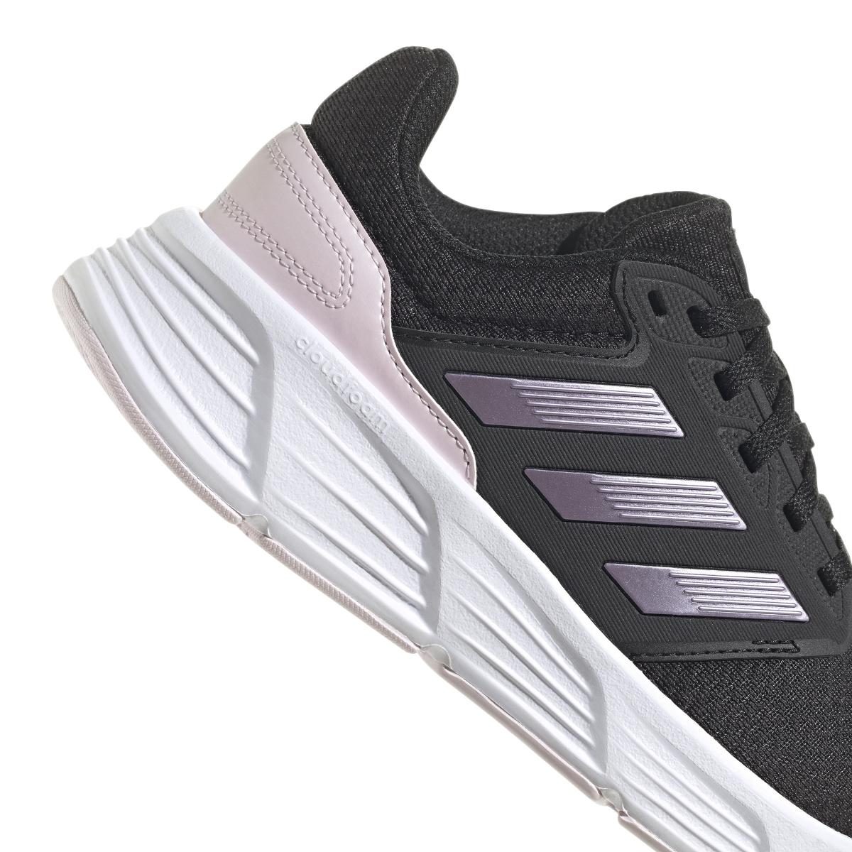 product/a/d/adidas_gw4132_9_footwear_photography_detail_view_2_white_000.jpg