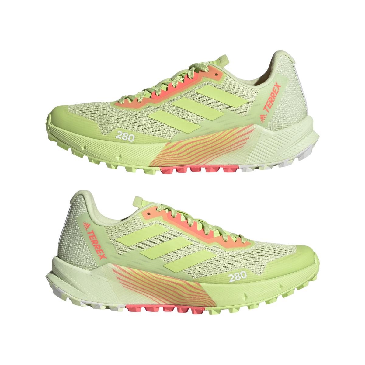 product/a/d/adidas_h03191_10_footwear_photography_mirrored_pair_view_white_000.jpg