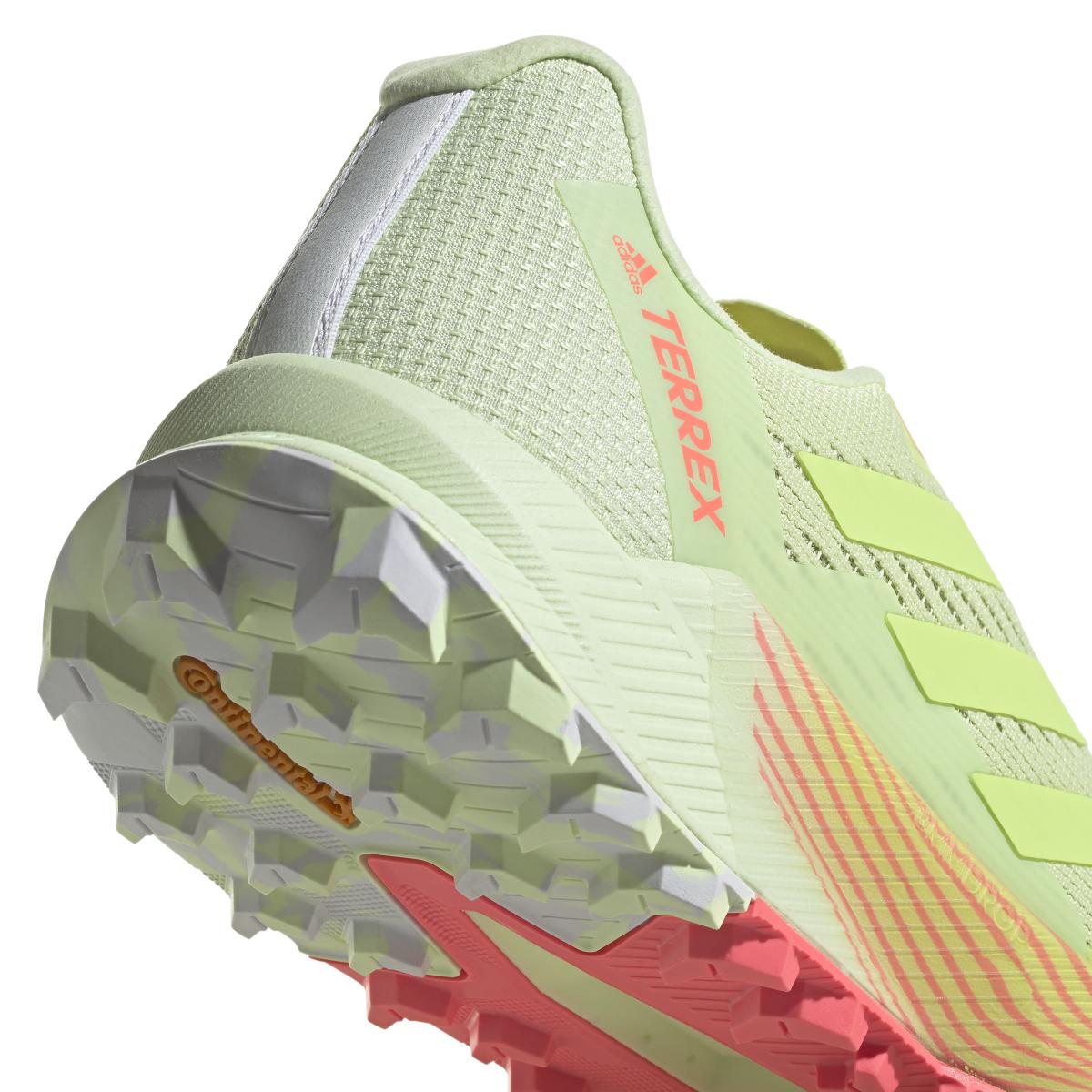 product/a/d/adidas_h03191_9_footwear_photography_detail_view_2_white_000.jpg
