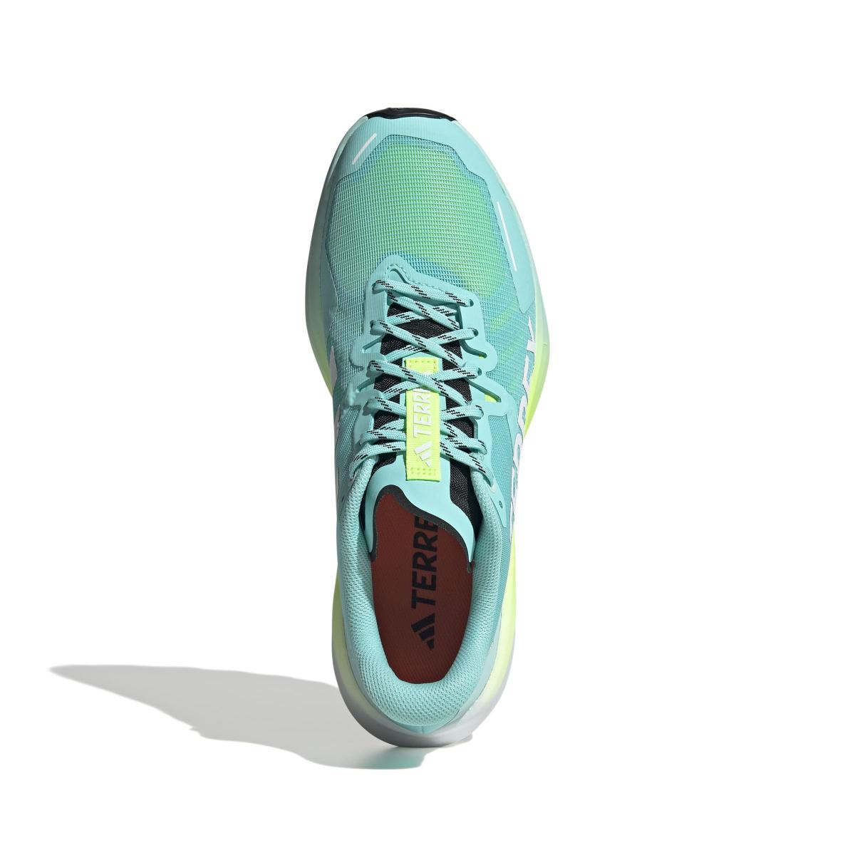 product/a/d/adidas_hp3686_3_footwear_photography_top_portrait_view_white-nw091625.jpg