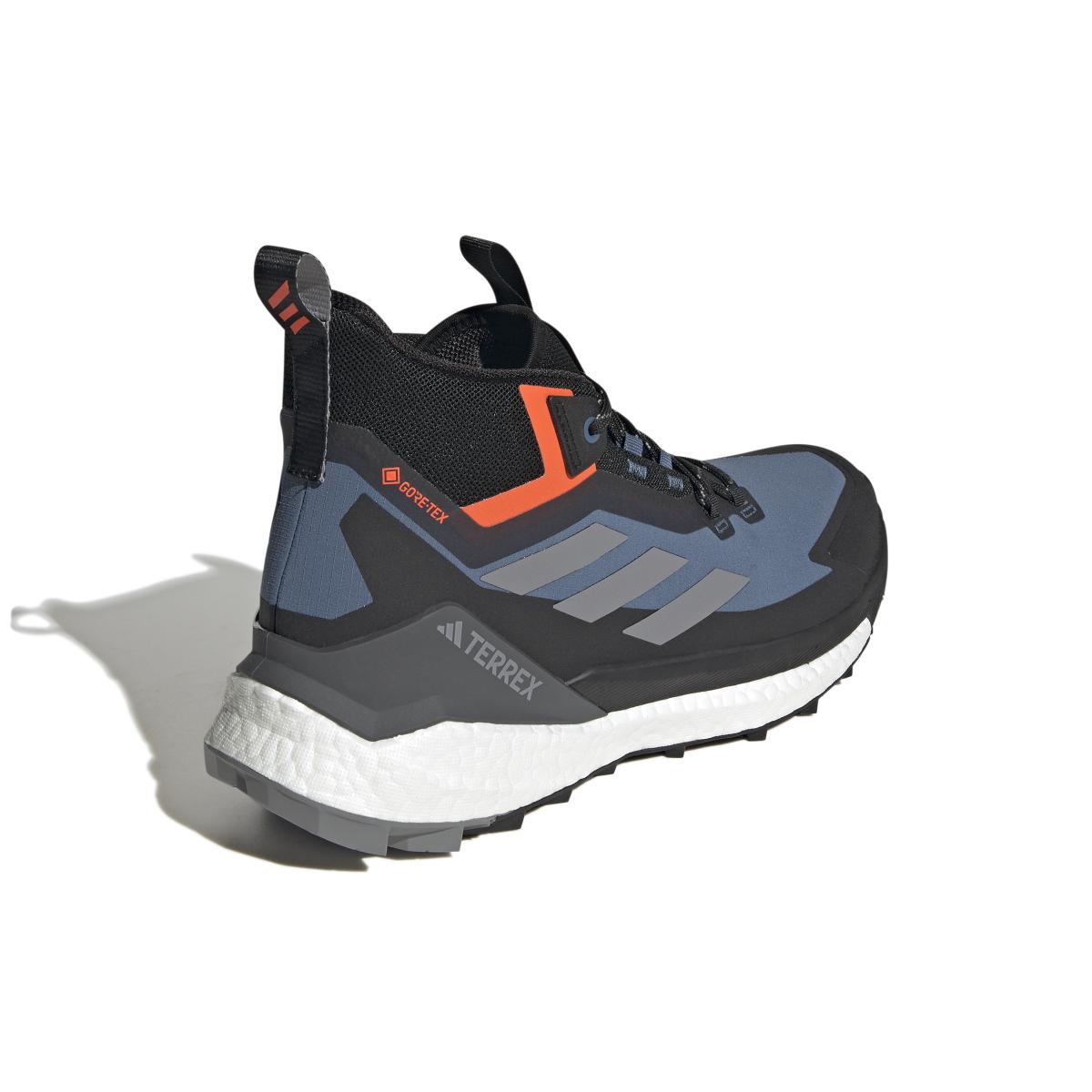 product/a/d/adidas_hq8382_7_footwear_photography_back_lateral_top_view_white_000.jpg