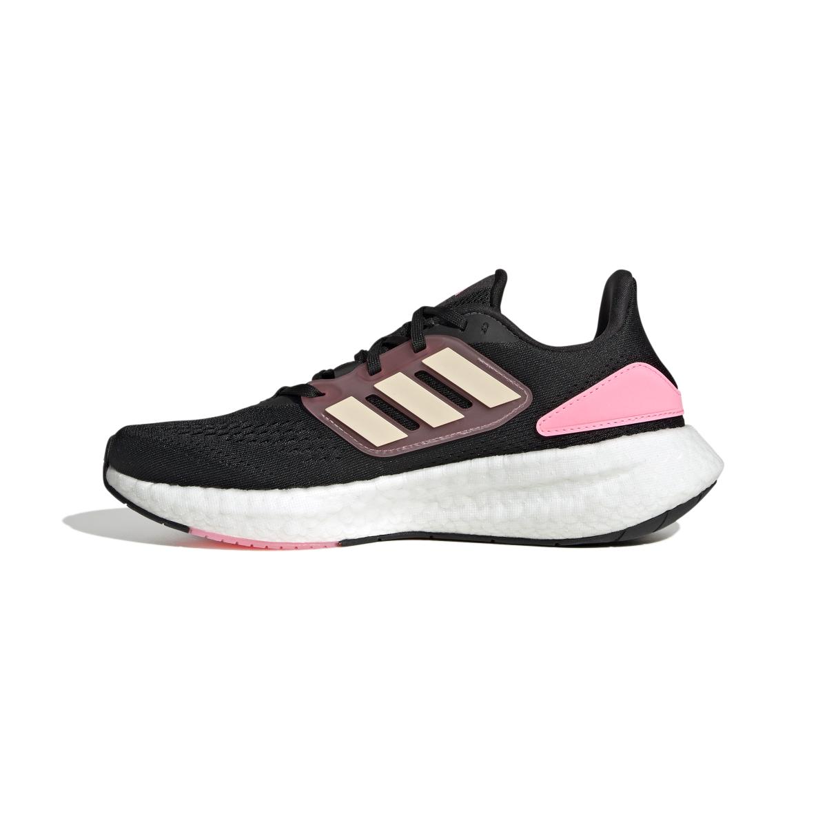 product/a/d/adidas_hq8581_5_footwear_photography_side_medial_center_view_white_000.jpg