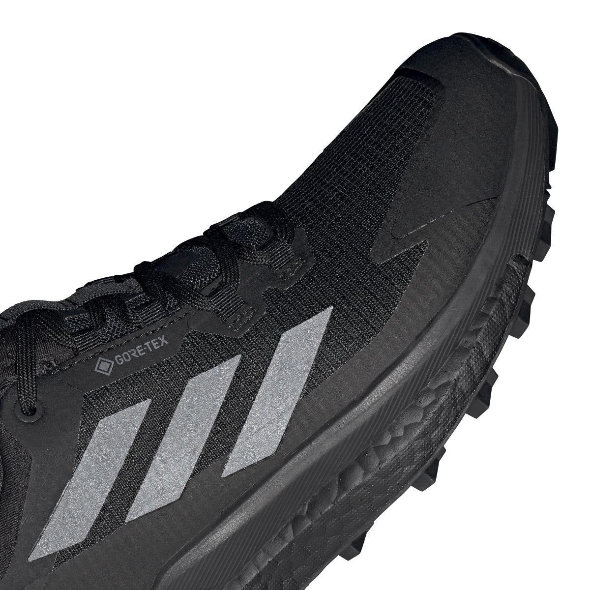 product/a/d/adidas_ih0672_13_footwear_photography_reflective_detail_white.jpg