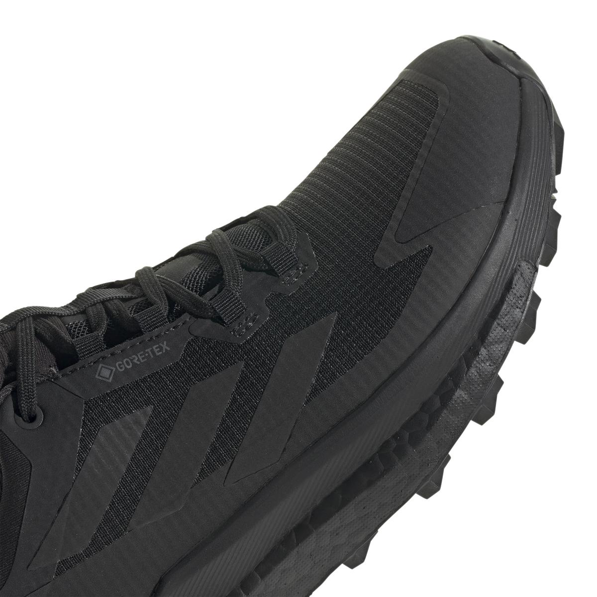 product/a/d/adidas_ih0672_9_footwear_photography_detail_view_2_white.jpg