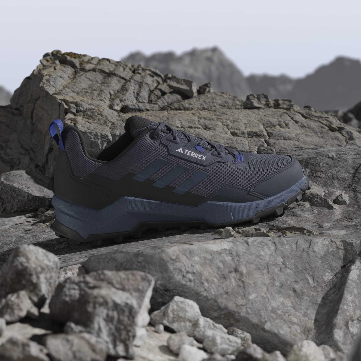 product/a/d/adidas_ih1130_16_footwear_photography_heromrktng_view_3-nw091625.jpg