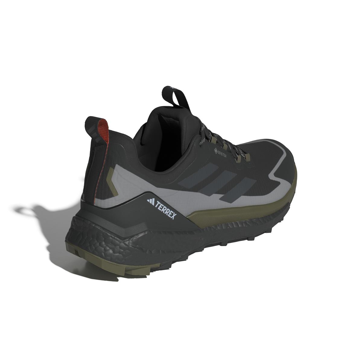 product/a/d/adidas_ih3535_7_footwear_photography_back_lateral_top_view_white.jpg