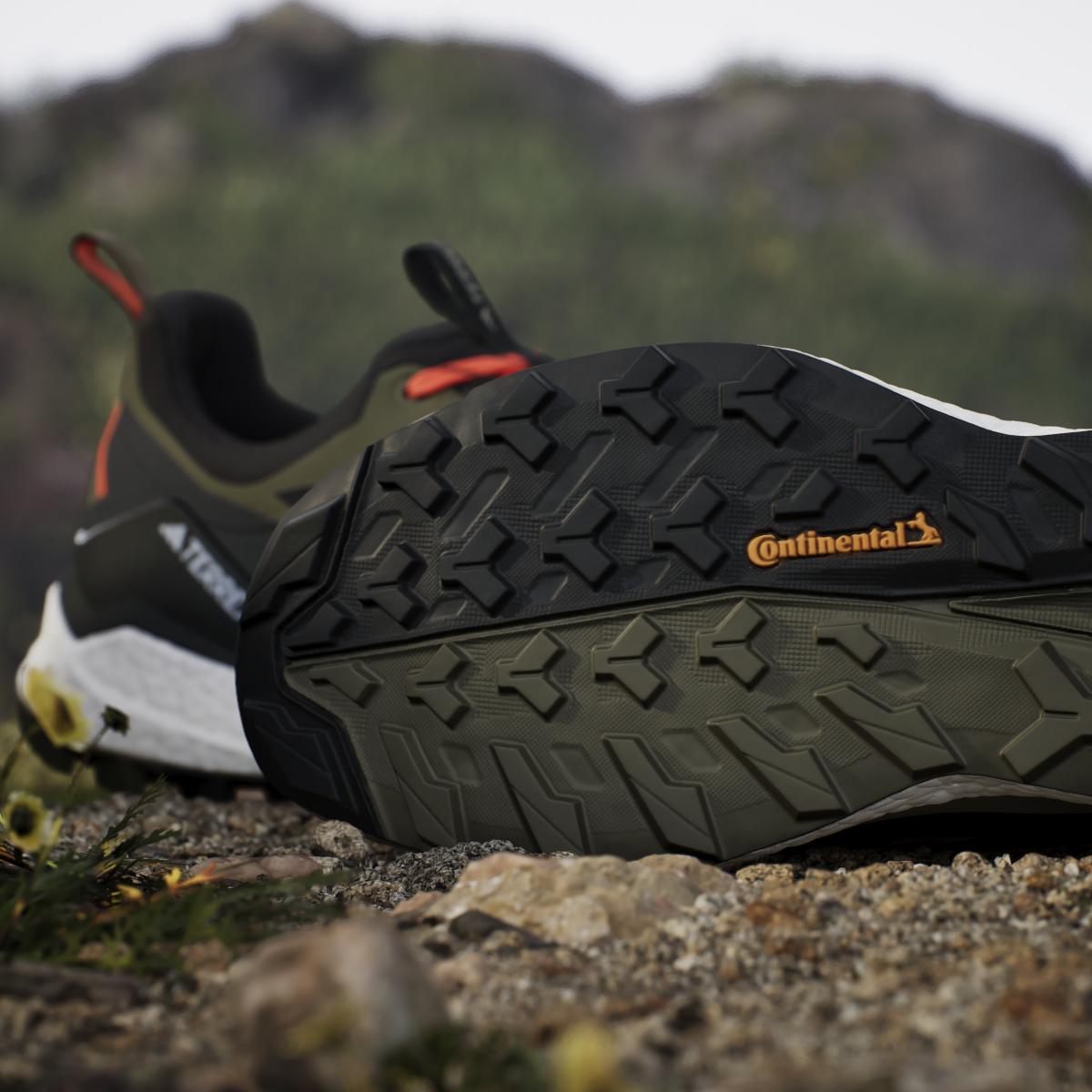 product/a/d/adidas_ih3537_24_footwear_photography_heromrktng_view_11.jpg