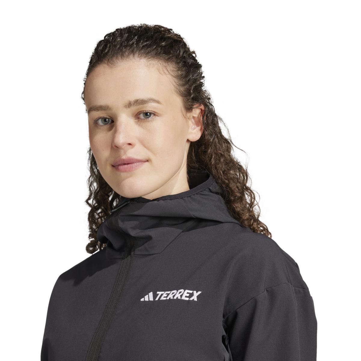 product/a/d/adidas_ix1487_8_apparel_on_model_detail_view_1_white.jpg