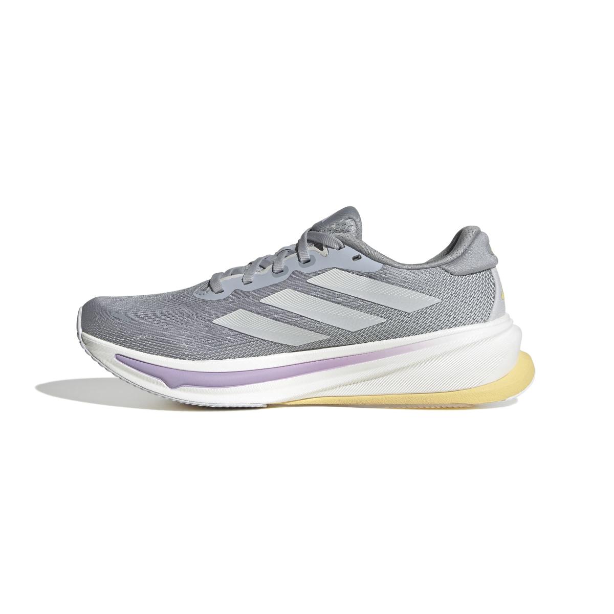 product/a/d/adidas_jq7689_5_footwear_photography_side_medial_center_view_white-nw091625.jpg