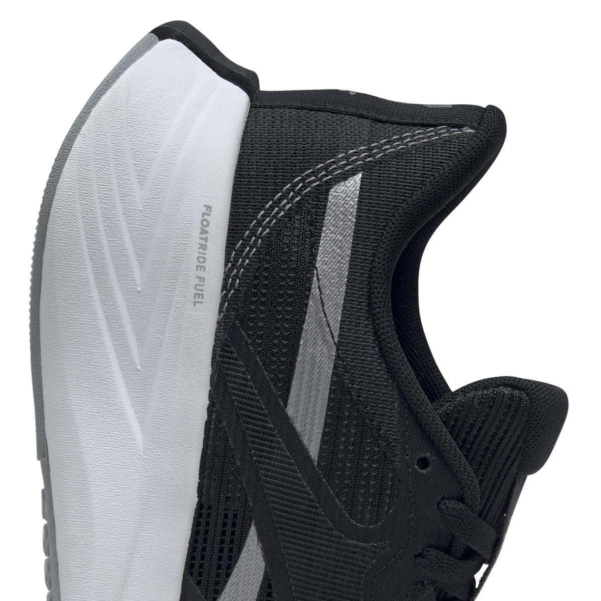product/r/e/reebok_hp9286_8_footwear_photography_detail_view_2_white_000.jpg