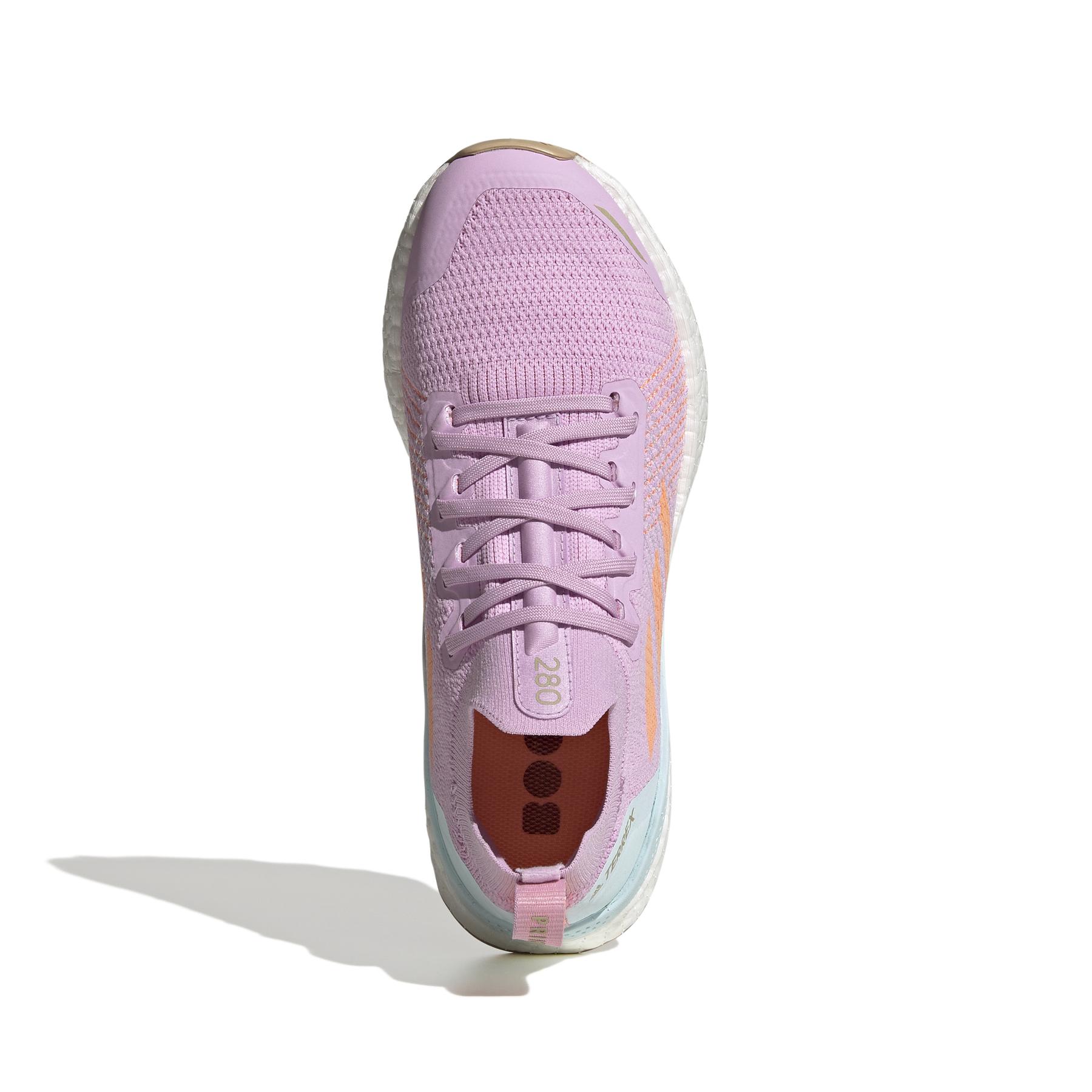 product/a/d/adidas_gz4049_3_footwear_photography_top_portrait_view_white_000.jpg