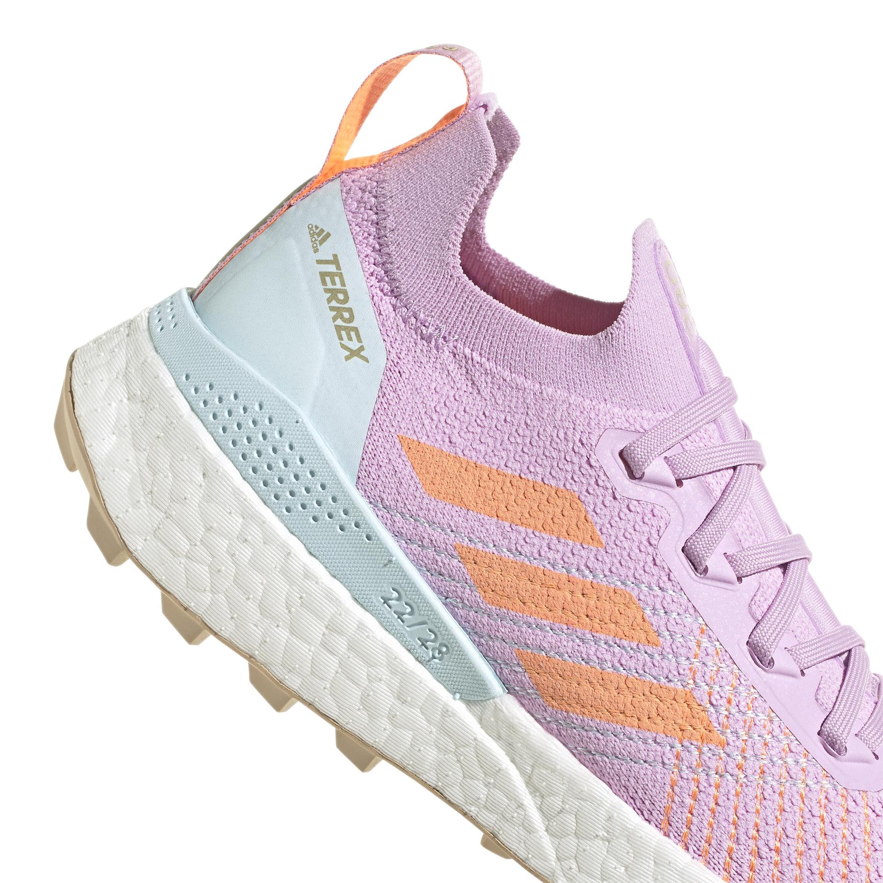 product/a/d/adidas_gz4049_8_footwear_photography_detail_view_1_white_000.jpg