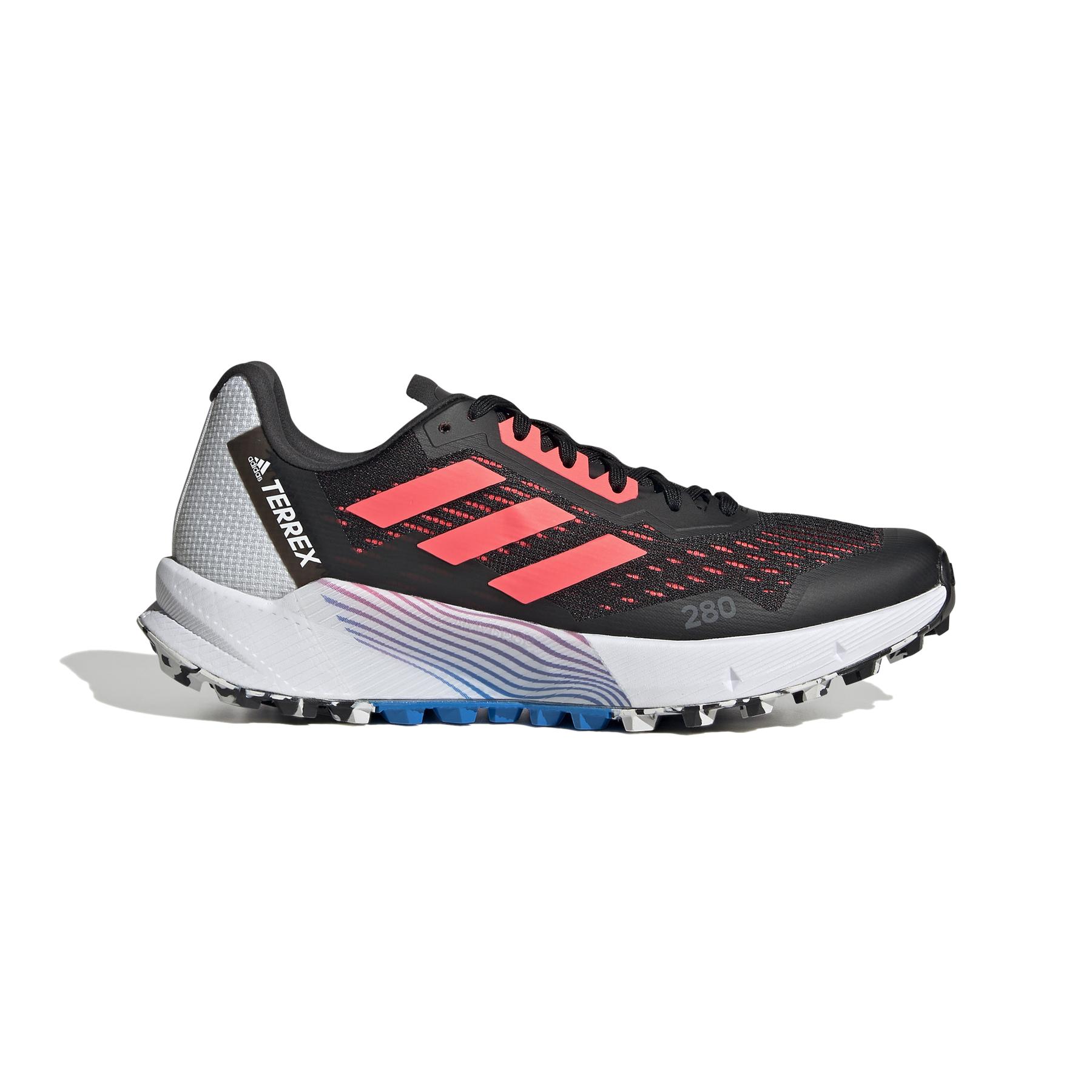 product/a/d/adidas_h03190_1_footwear_photography_side_lateral_center_view_white_000.jpg
