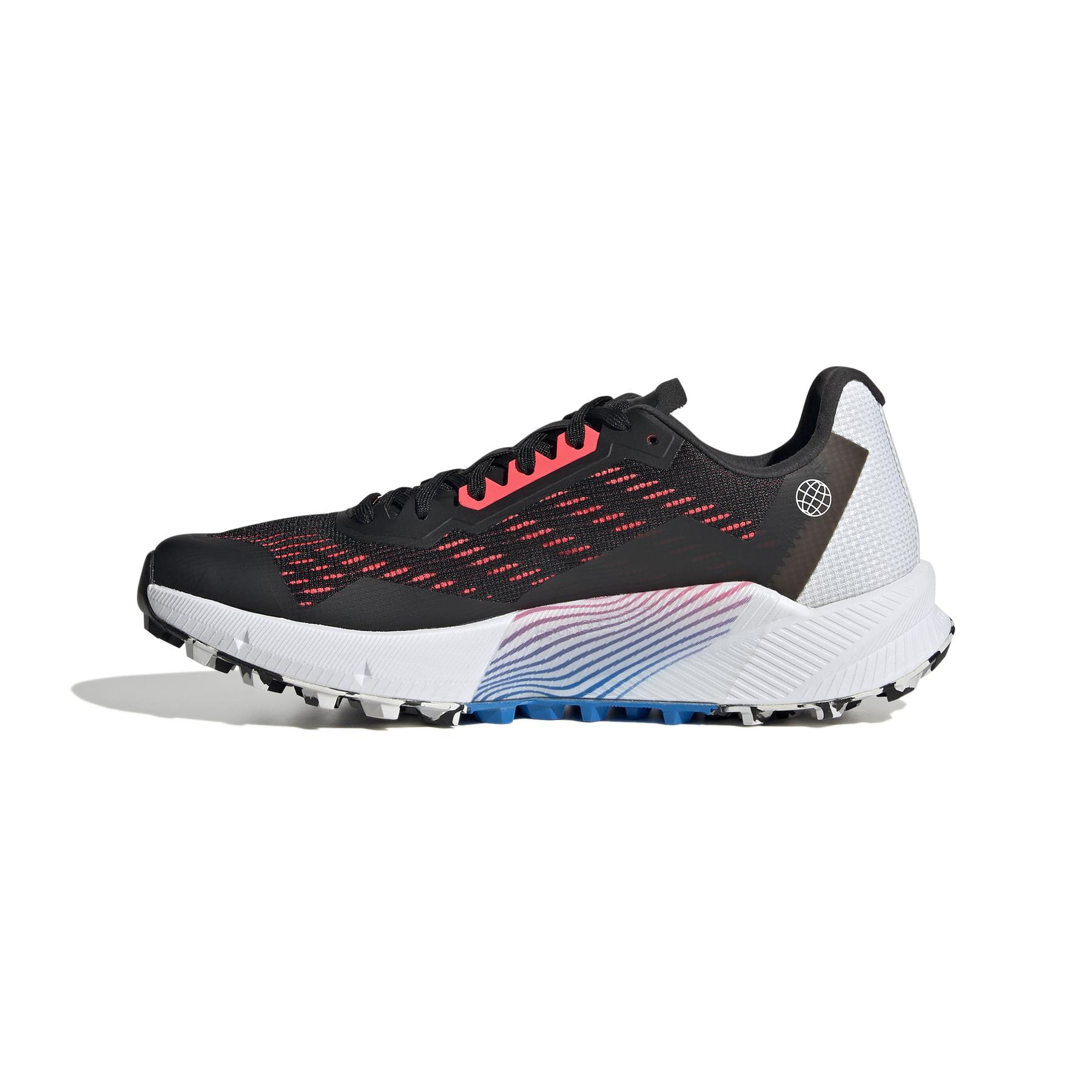 product/a/d/adidas_h03190_5_footwear_photography_side_medial_center_view_white_000.jpg