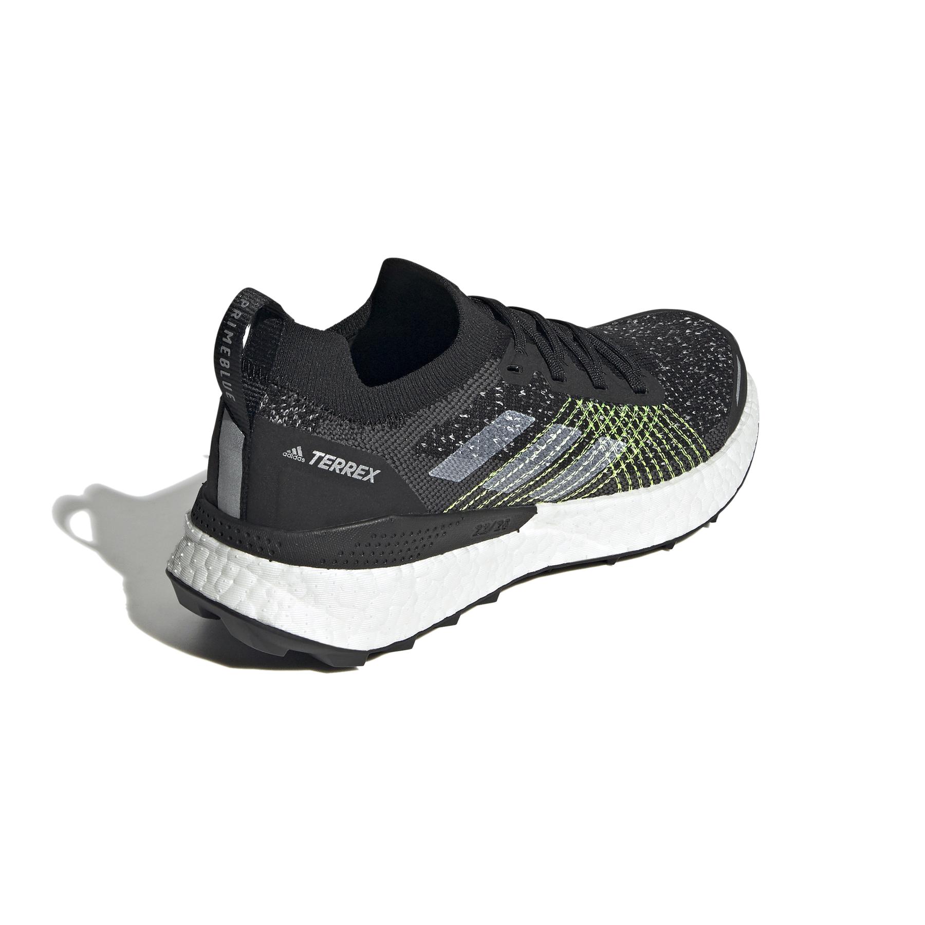 product/a/d/adidas_h69068_7_footwear_photography_back_lateral_top_view_white_000.jpg