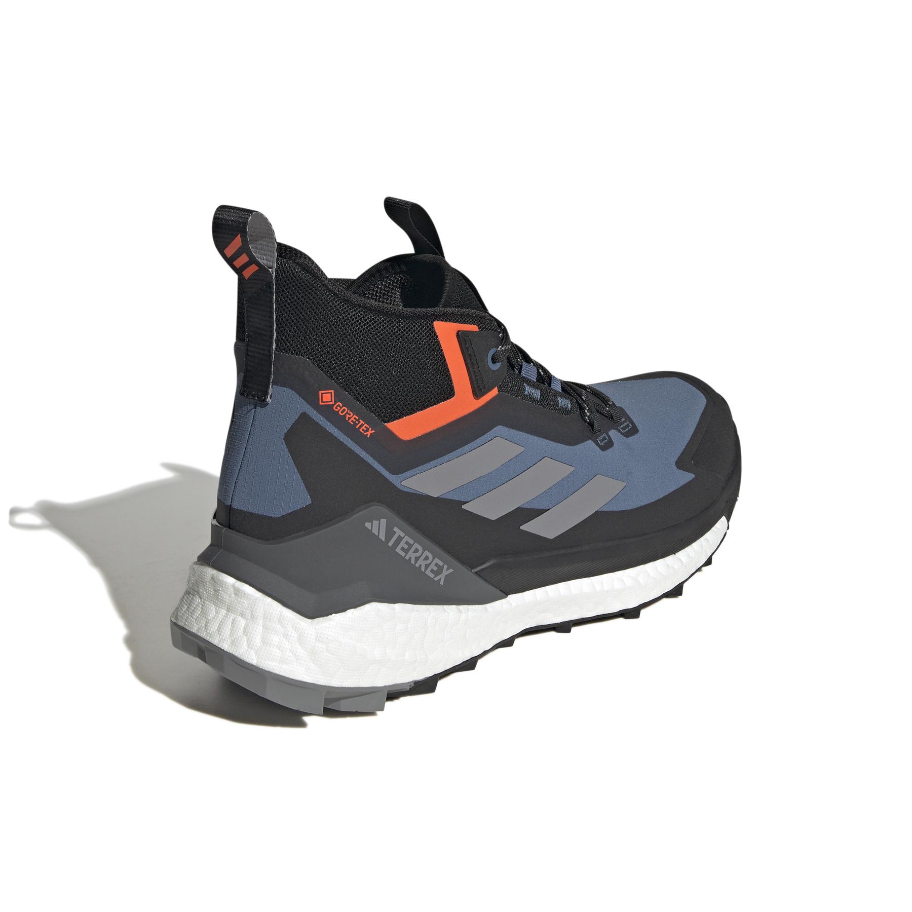 product/a/d/adidas_hq8382_7_footwear_photography_back_lateral_top_view_white_000.jpg