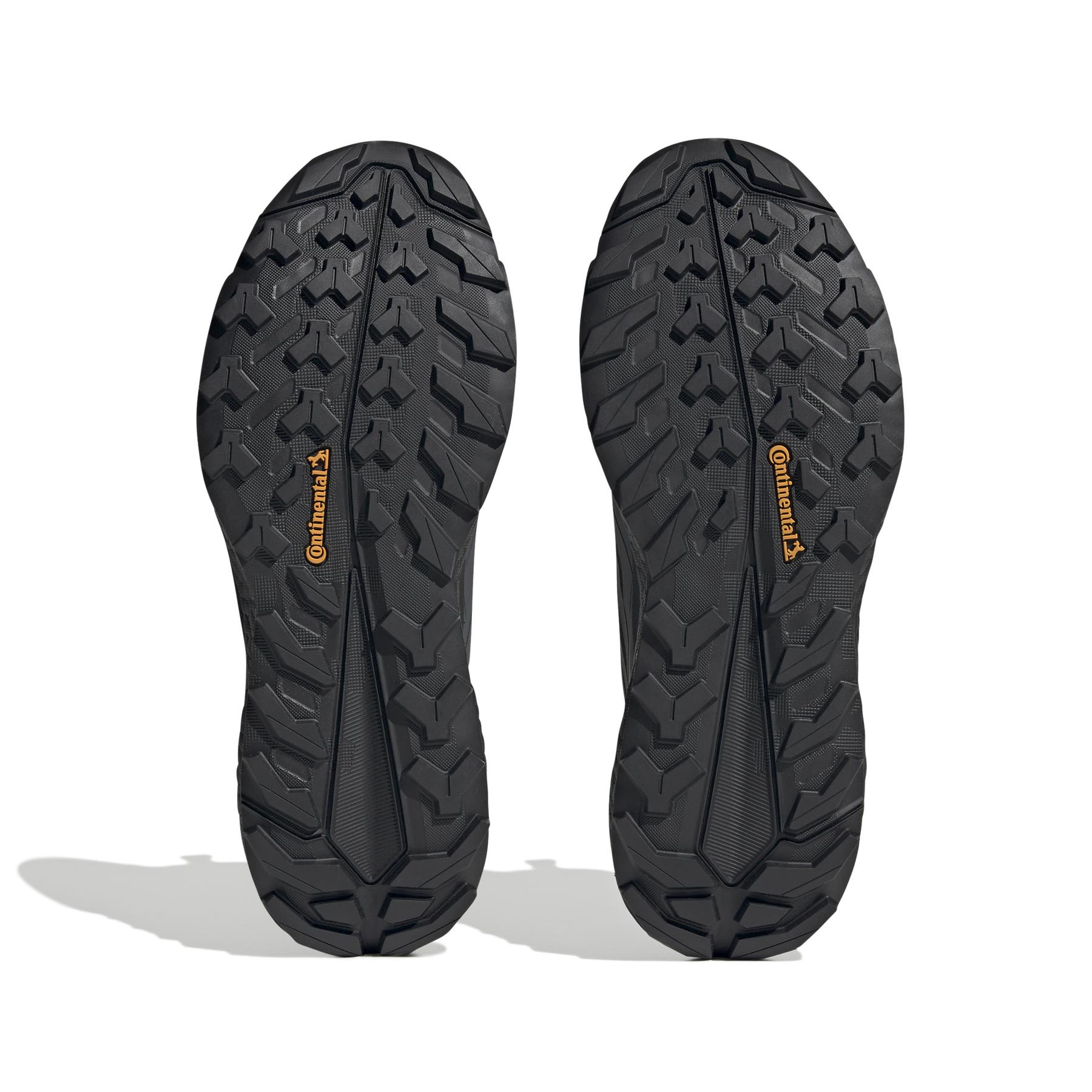 product/a/d/adidas_hq8383_4_footwear_photography_bottom_view_white.jpg