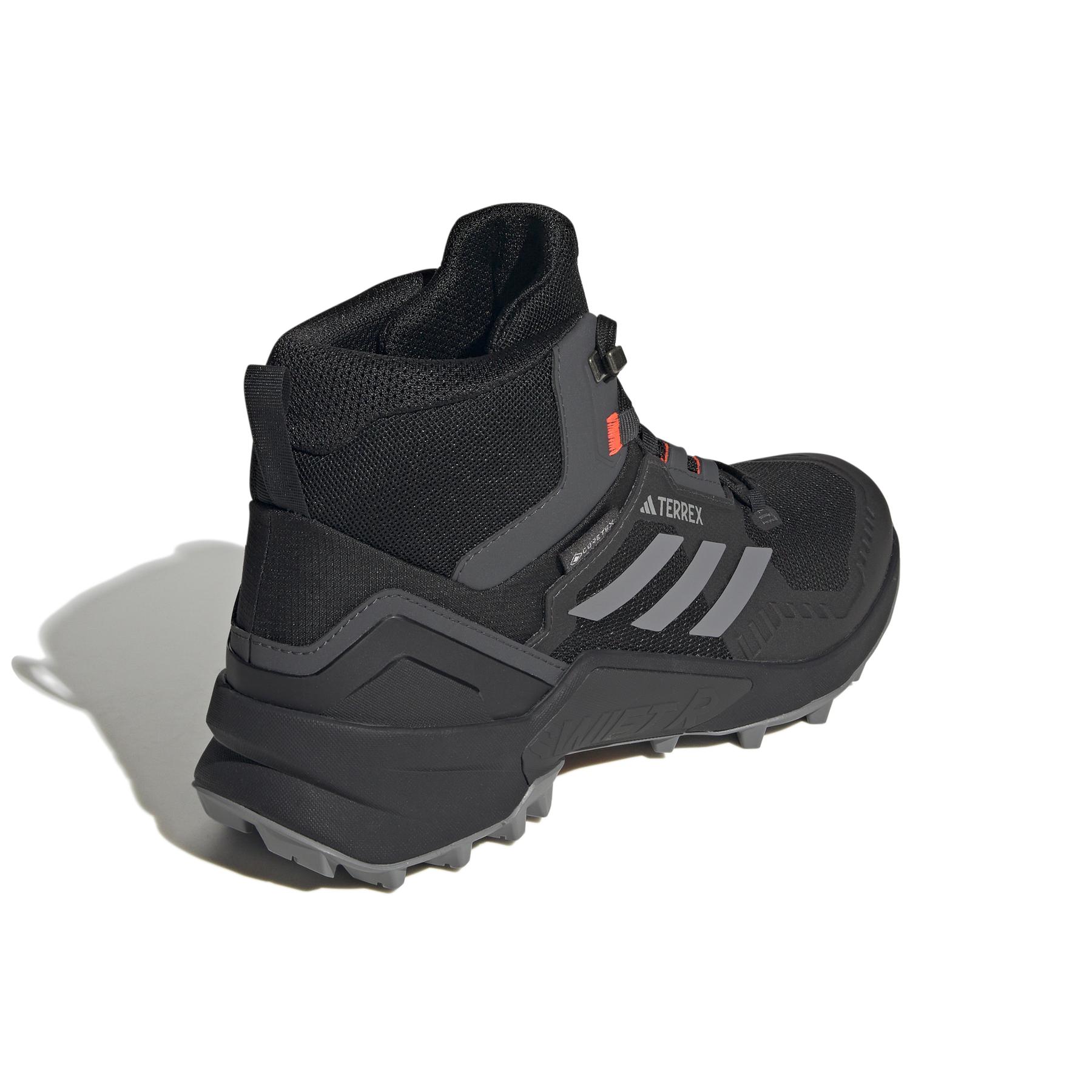 product/a/d/adidas_hr1308_7_footwear_photography_back_lateral_top_view_white_000.jpg