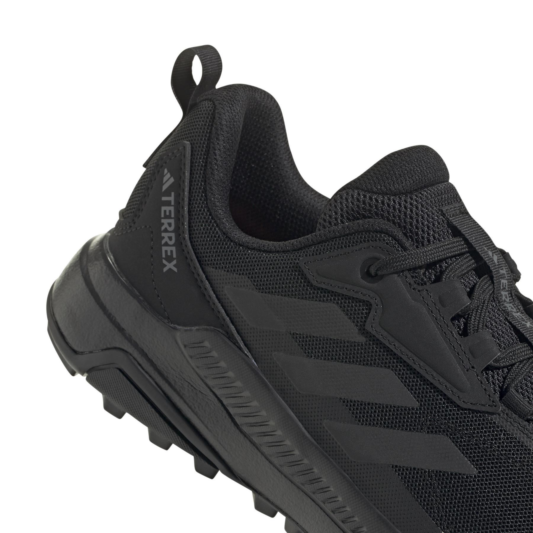 product/a/d/adidas_id3464_8_footwear_photography_detail_view_1_white.jpg