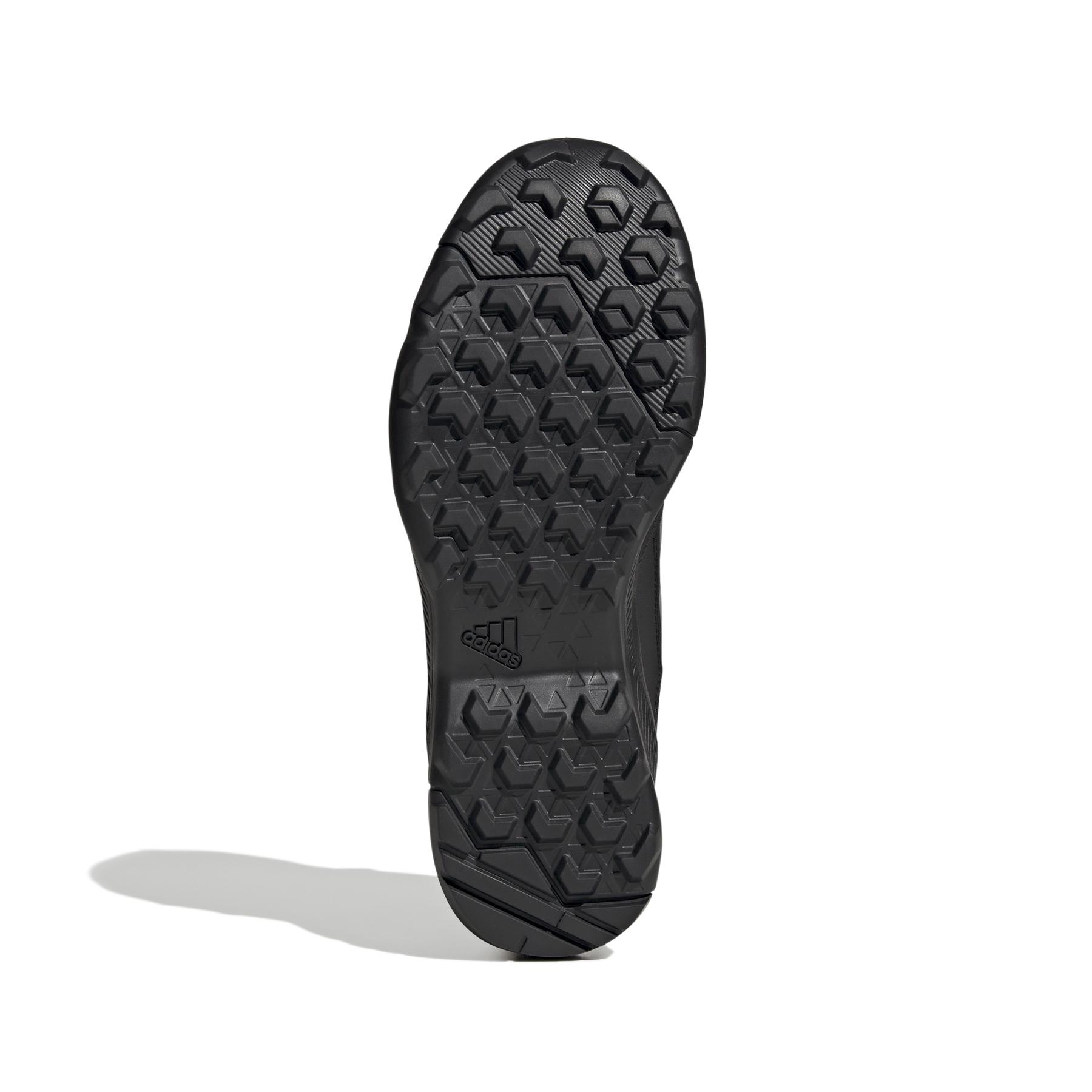 product/a/d/adidas_id7845_4_footwear_photography_bottom_view_white.jpg