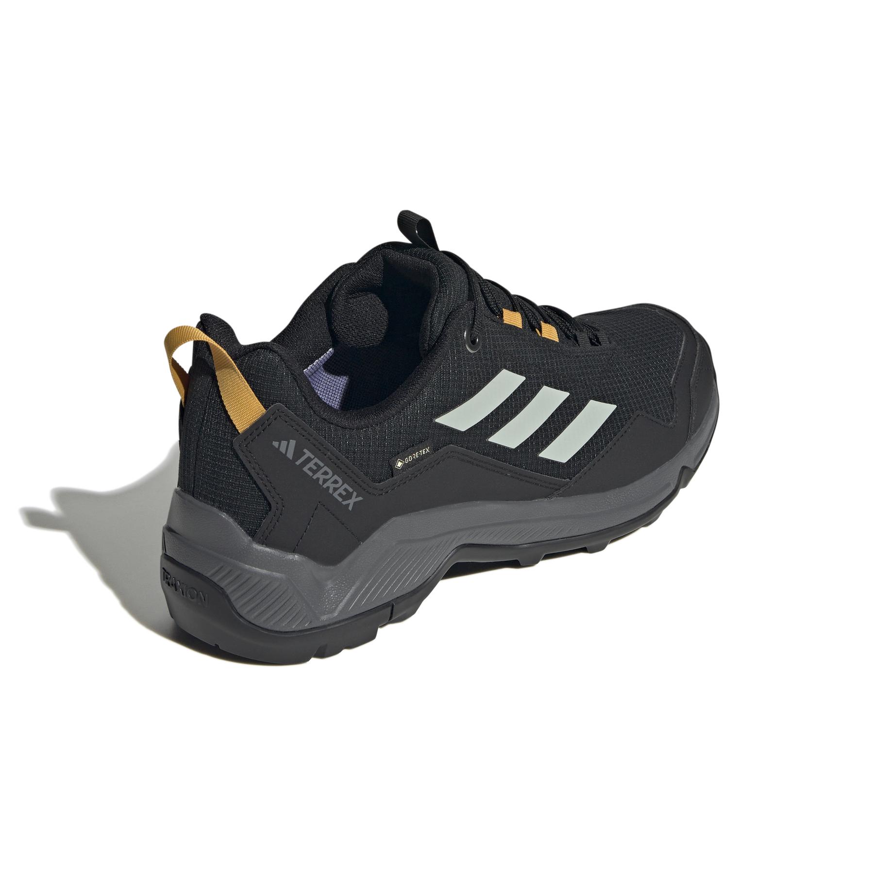 product/a/d/adidas_id7847_7_footwear_photography_back_lateral_top_view_white.jpg