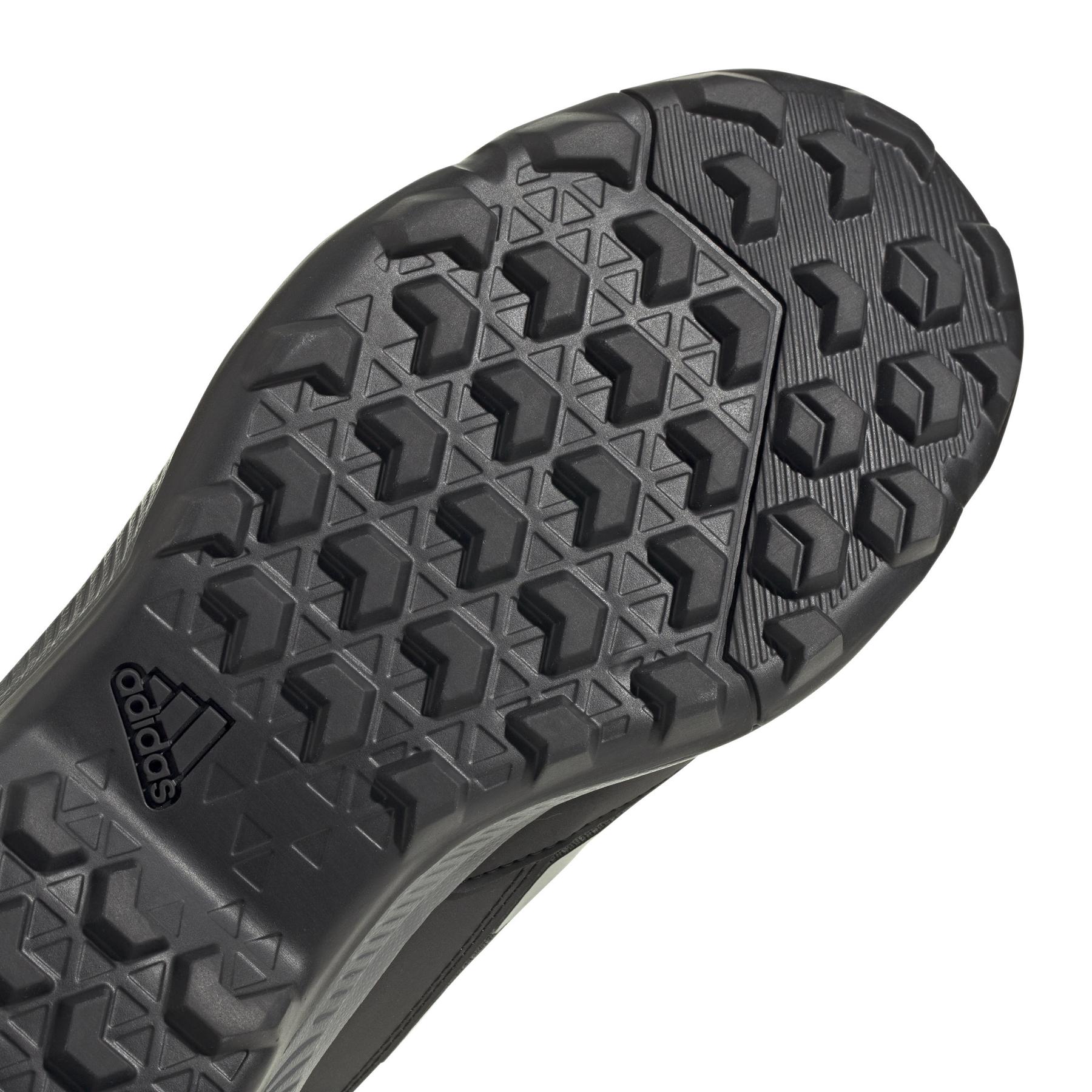 product/a/d/adidas_id7847_9_footwear_photography_detail_view_2_white.jpg