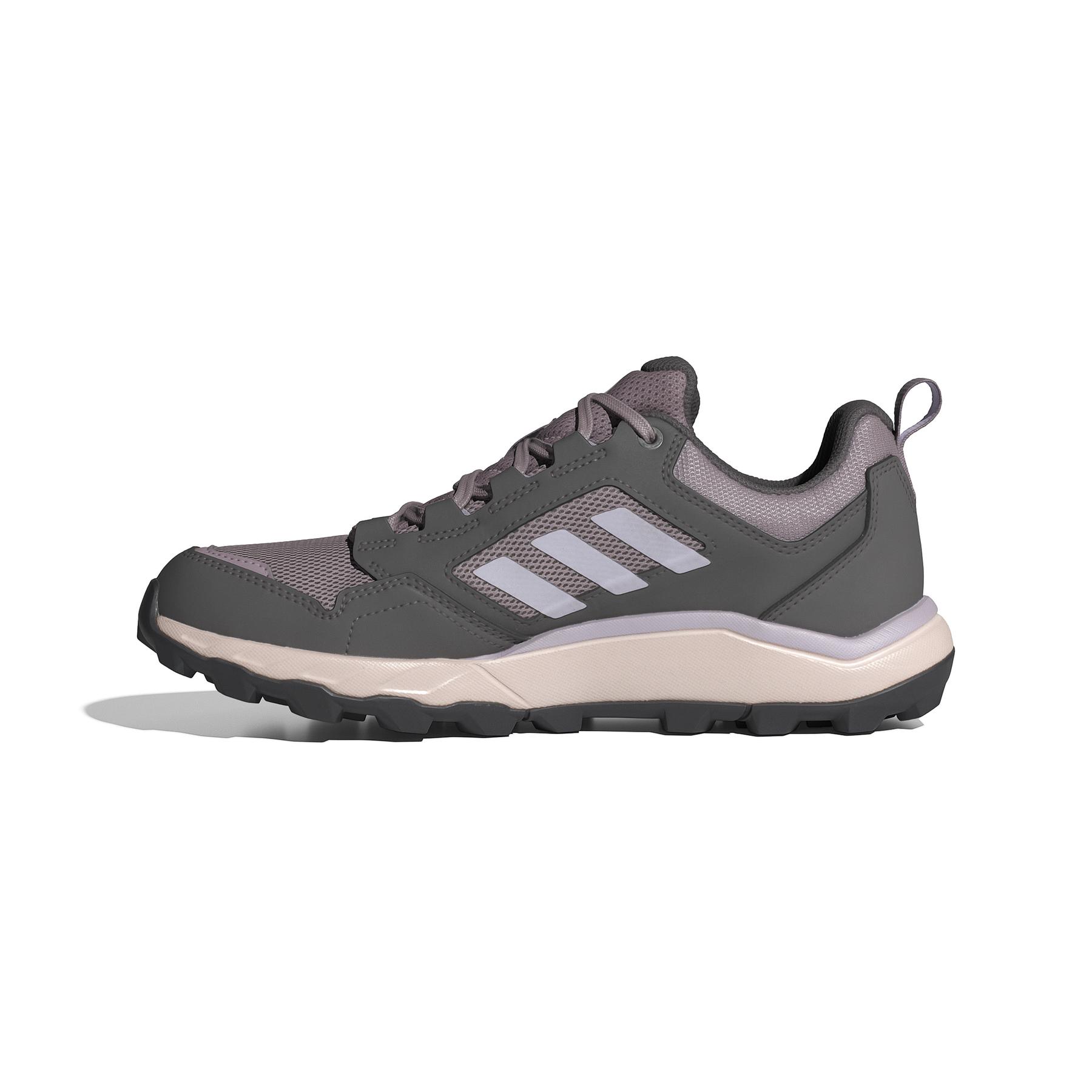 product/a/d/adidas_ig8926_5_footwear_photography_side_medial_center_view_white.jpg