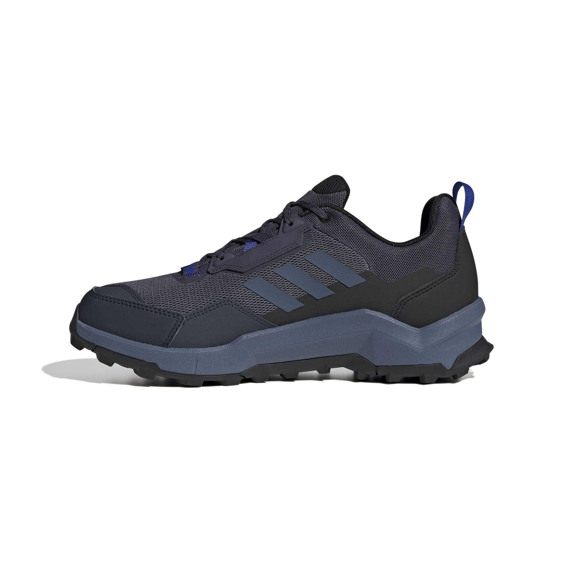 product/a/d/adidas_ih1130_5_footwear_photography_side_medial_center_view_white-nw091625.jpg