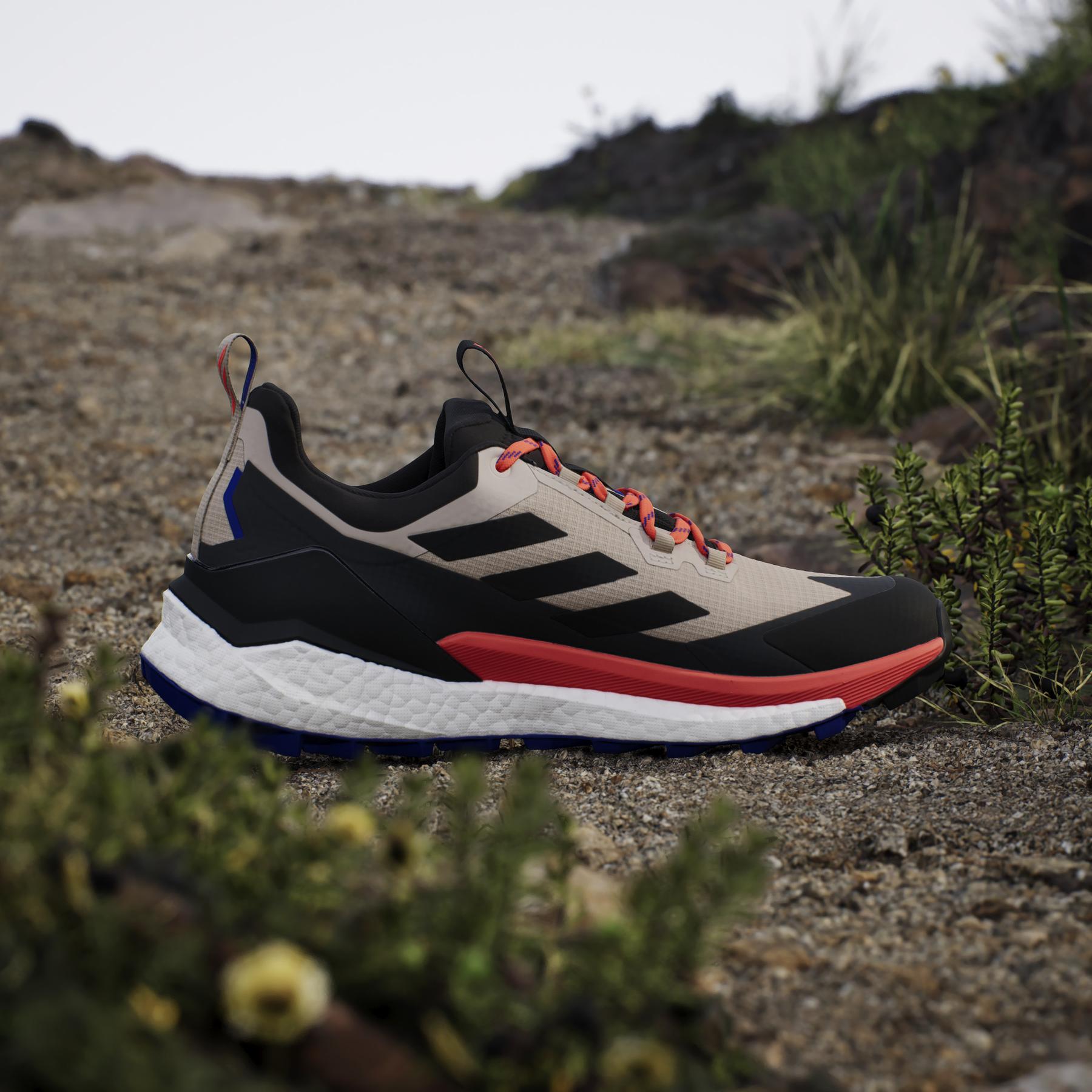 product/a/d/adidas_ih3536_14_footwear_photography_heromrktng_view_3.jpg