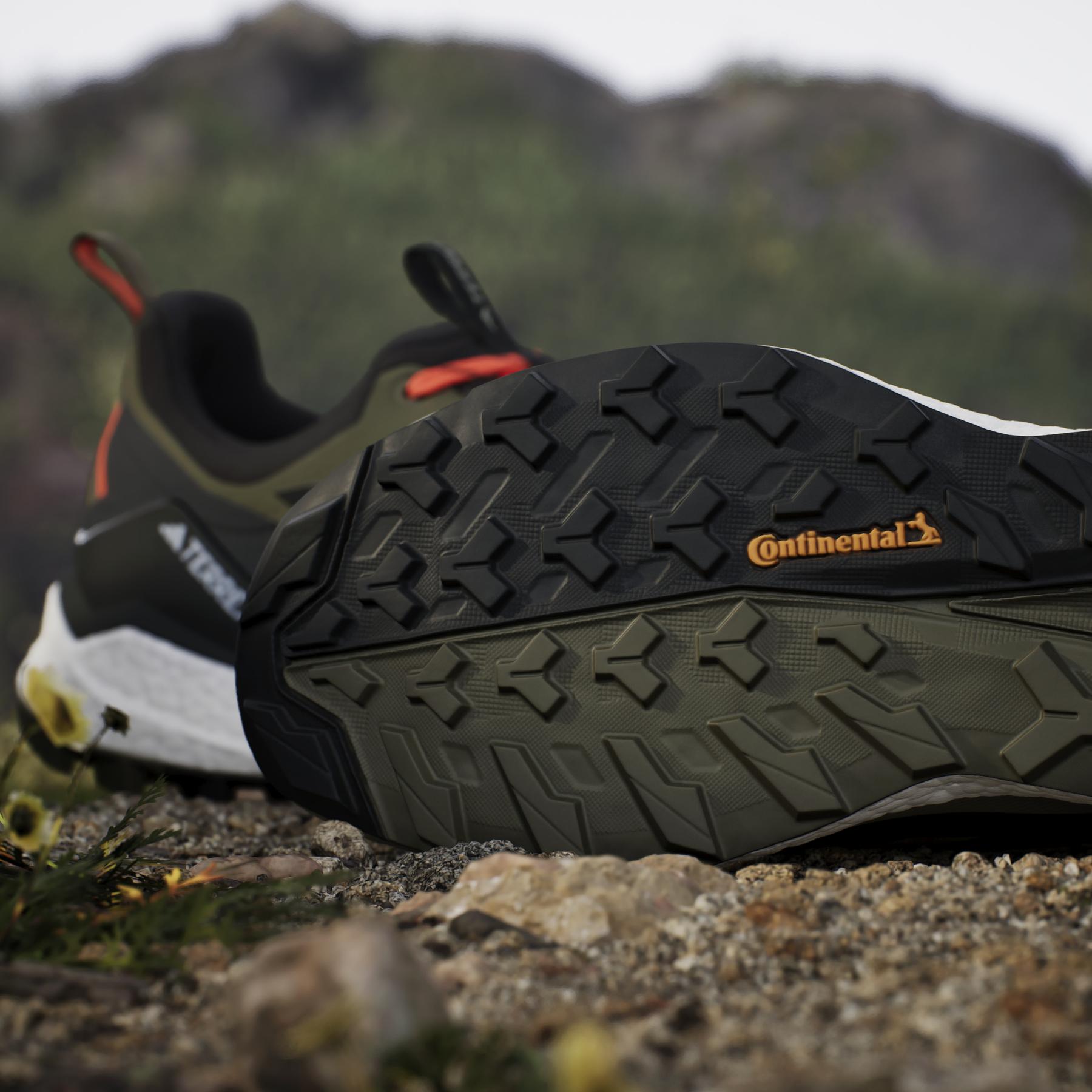 product/a/d/adidas_ih3537_24_footwear_photography_heromrktng_view_11.jpg