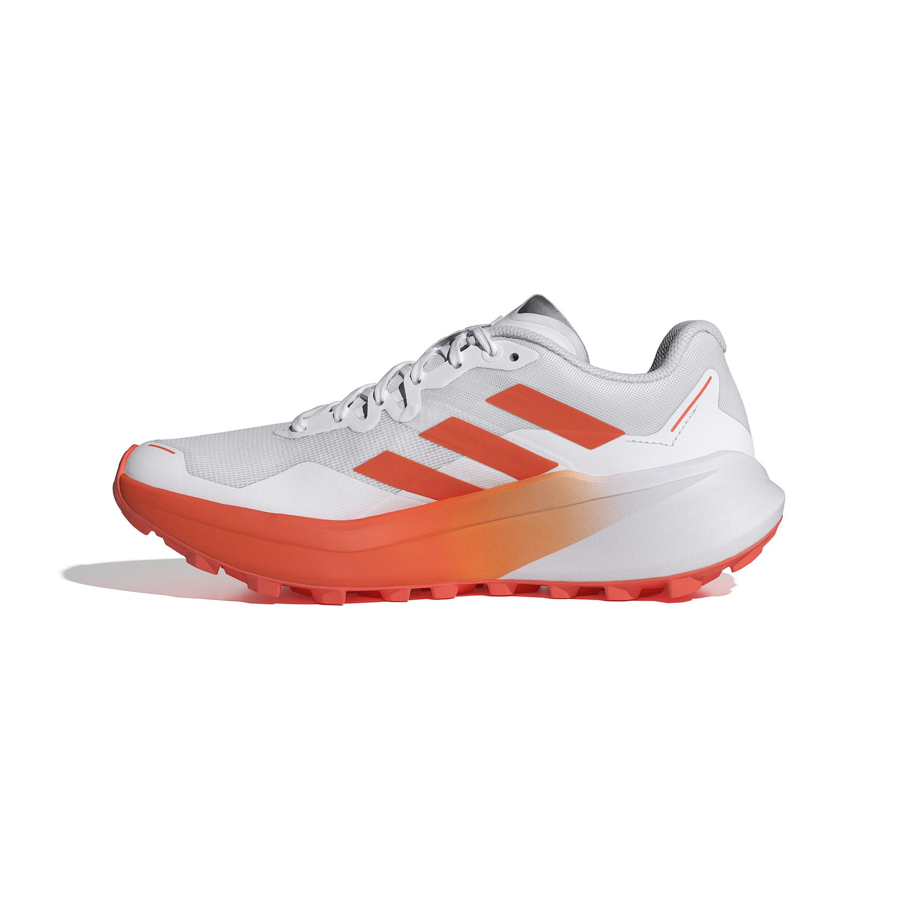 product/a/d/adidas_ji0955_5_footwear_photography_side_medial_center_view_white.jpg