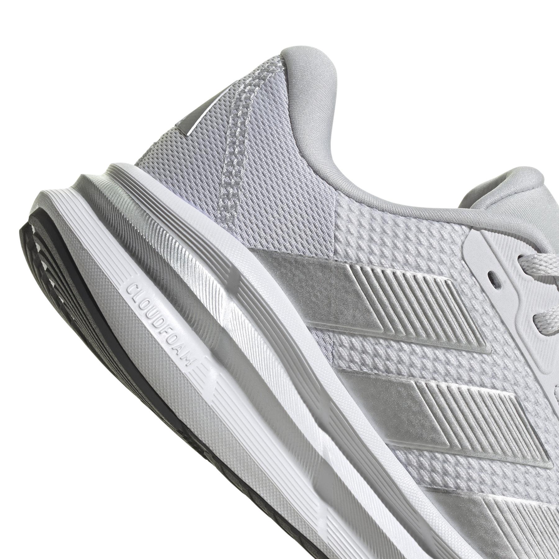 product/a/d/adidas_ji4608_8_footwear_photography_detail_view_1_white-nw091625.jpg