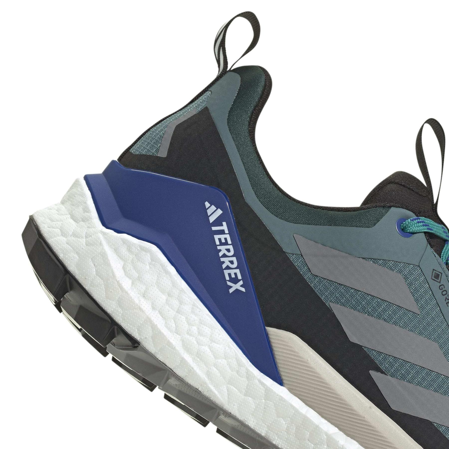 product/a/d/adidas_jq9908_8_footwear_photography_detail_view_1_white-nw091625.jpg