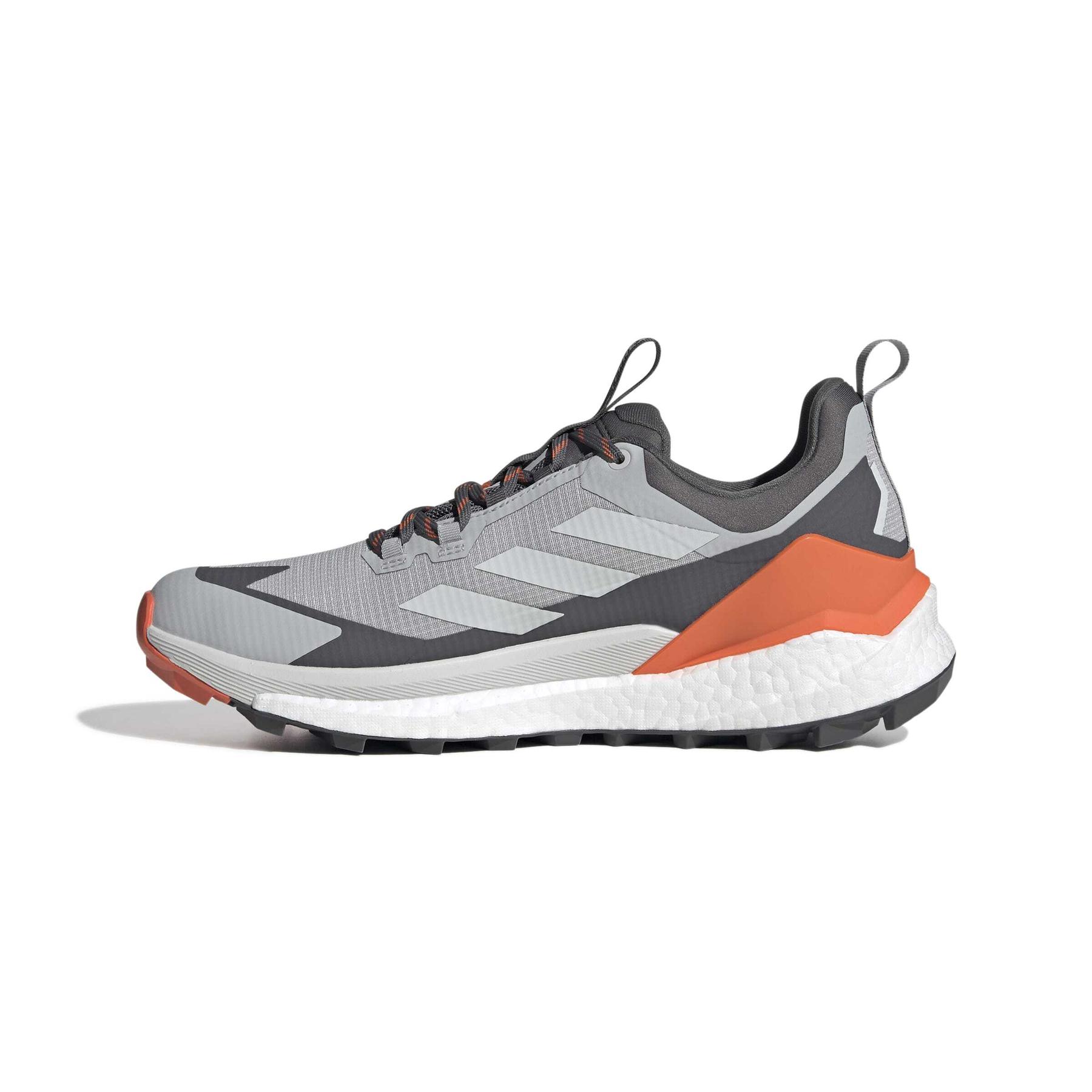 product/a/d/adidas_jq9909_5_footwear_photography_side_medial_center_view_white-nw091625.jpg
