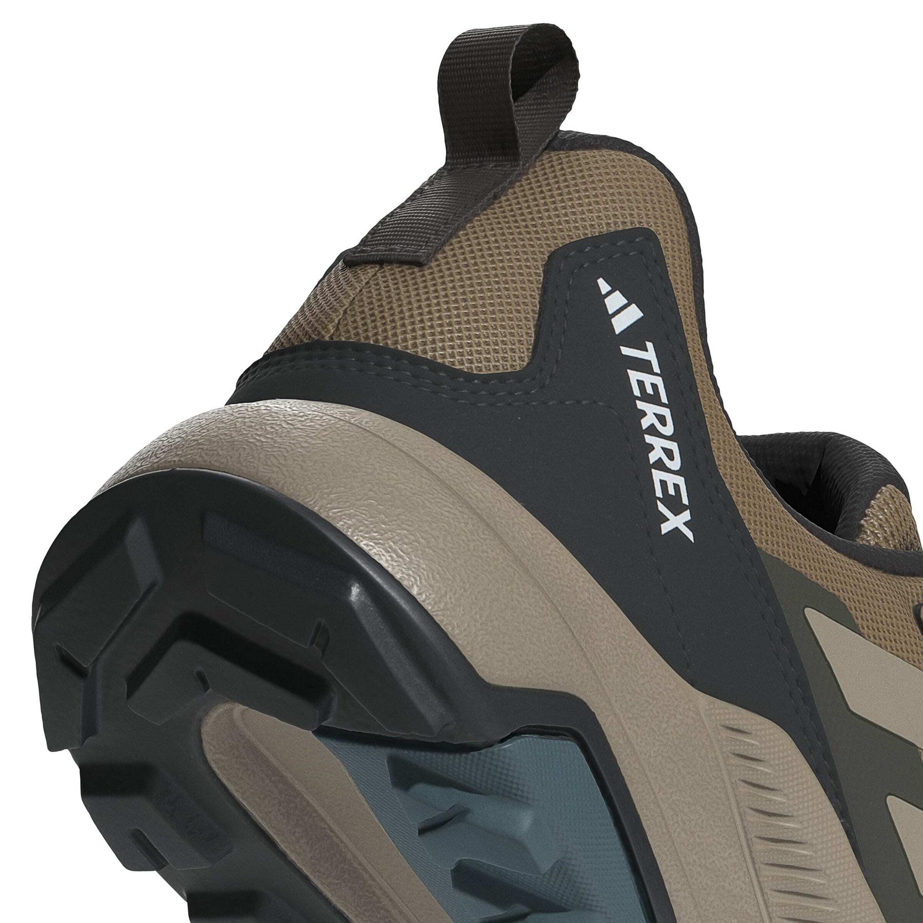 product/a/d/adidas_jq9953_9_footwear_photography_detail_view_2_white-nw091625.jpg