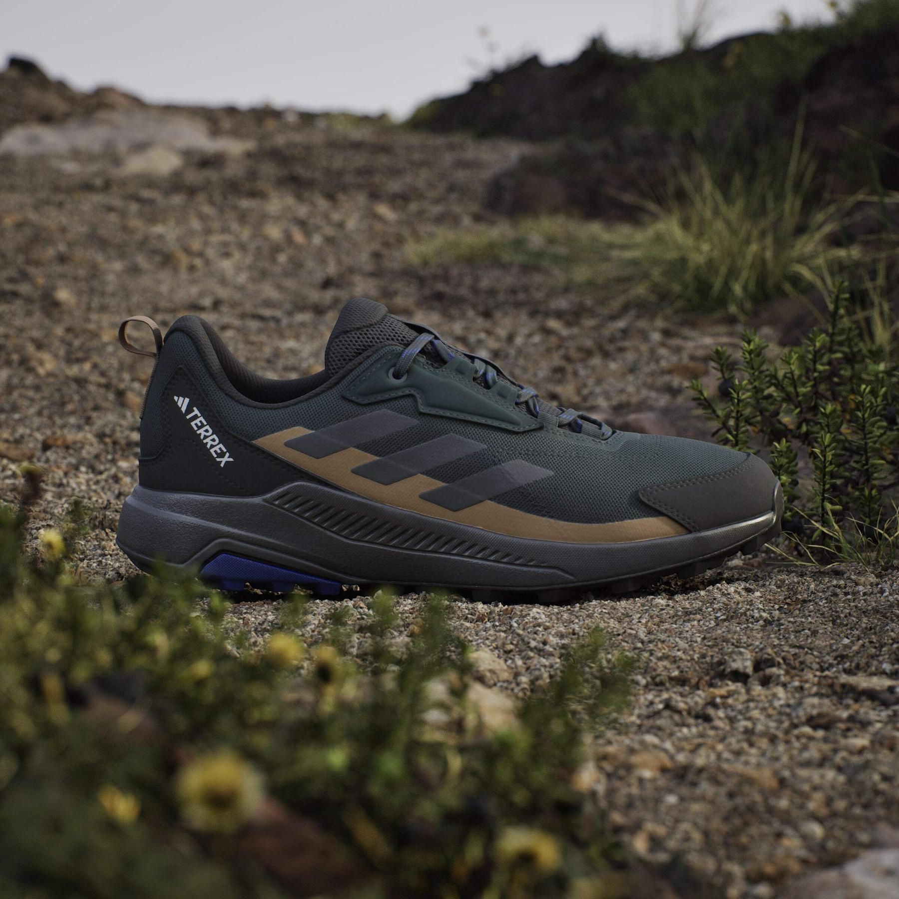 product/a/d/adidas_jq9954_15_footwear_photography_heromrktng_view_3-nw091625.jpg