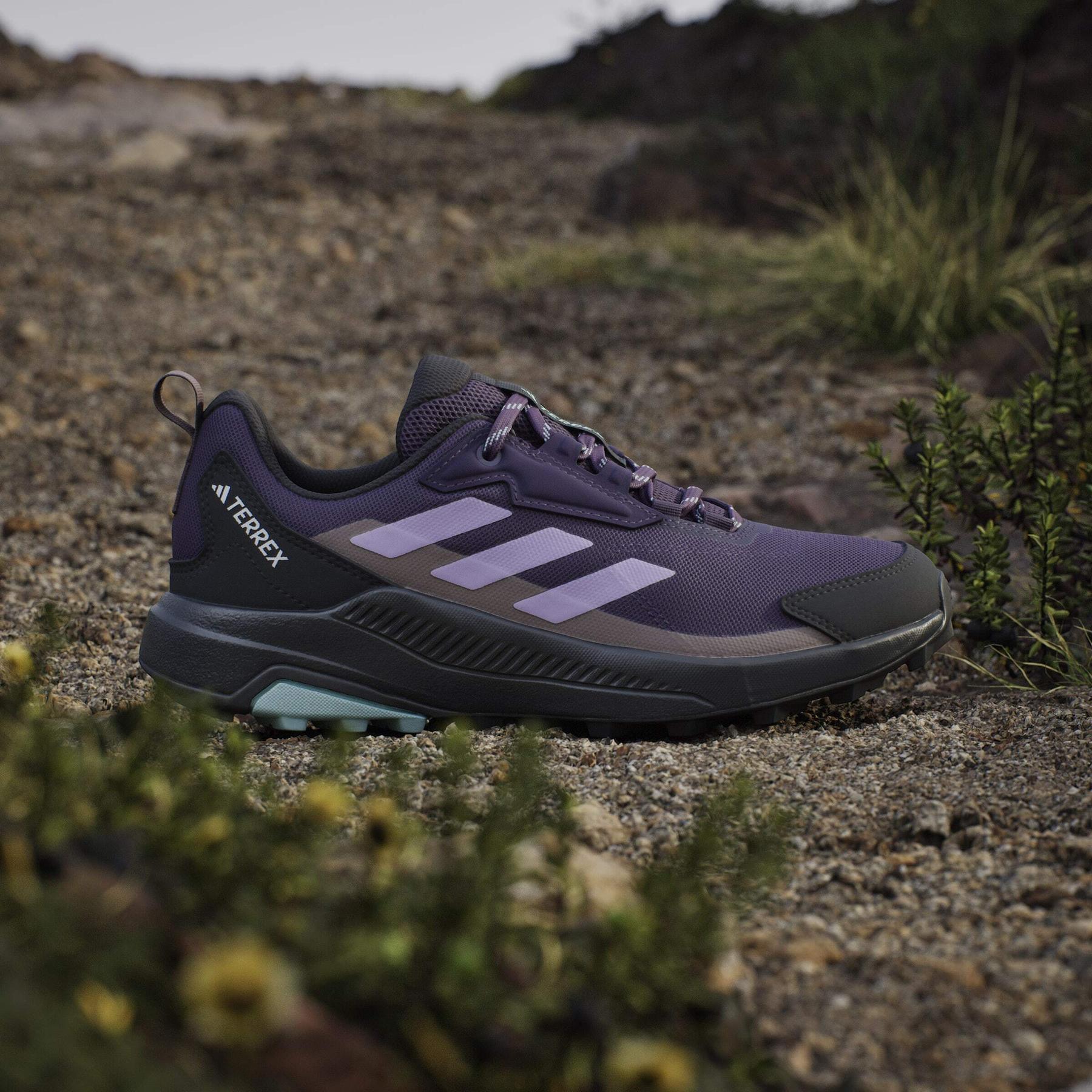 product/a/d/adidas_jq9956_16_footwear_photography_heromrktng_view_3-nw091625.jpg