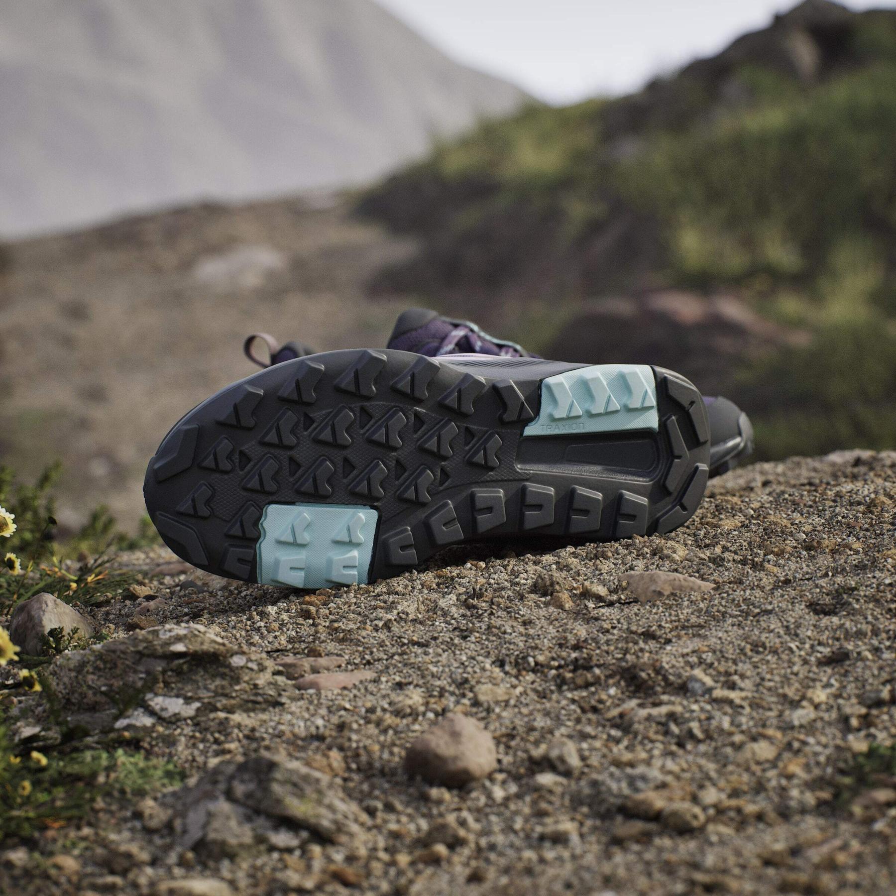 product/a/d/adidas_jq9956_17_footwear_photography_heromrktng_view_4-nw091625.jpg
