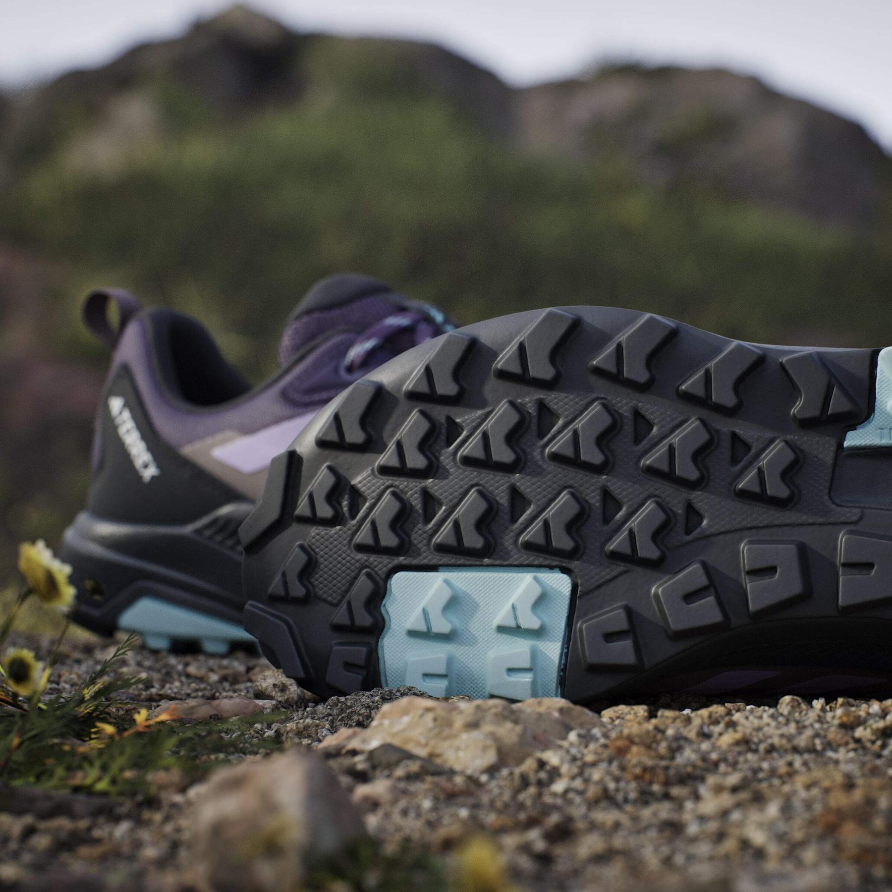 product/a/d/adidas_jq9956_24_footwear_photography_heromrktng_view_11-nw091625.jpg
