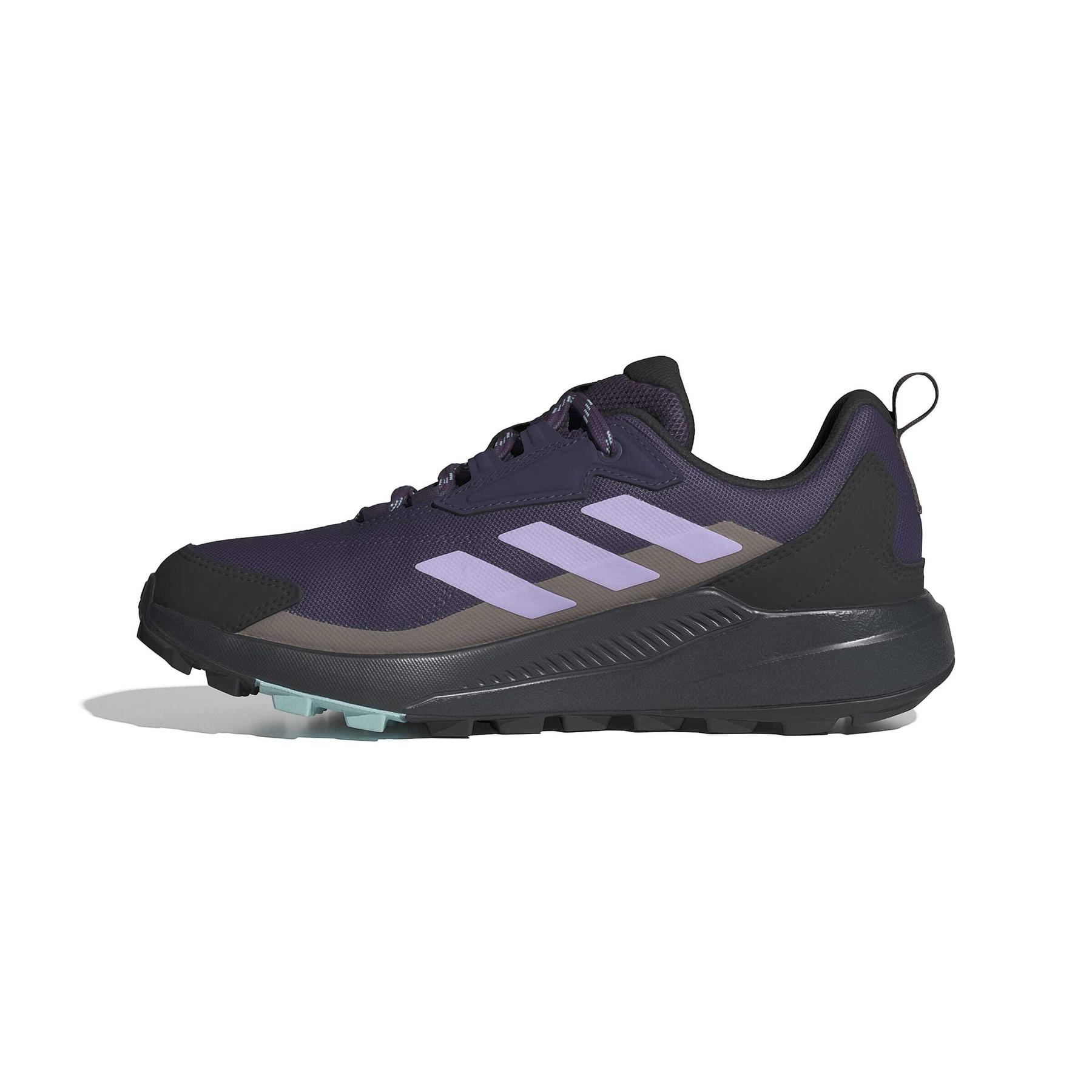 product/a/d/adidas_jq9956_5_footwear_photography_side_medial_center_view_white-nw091625.jpg