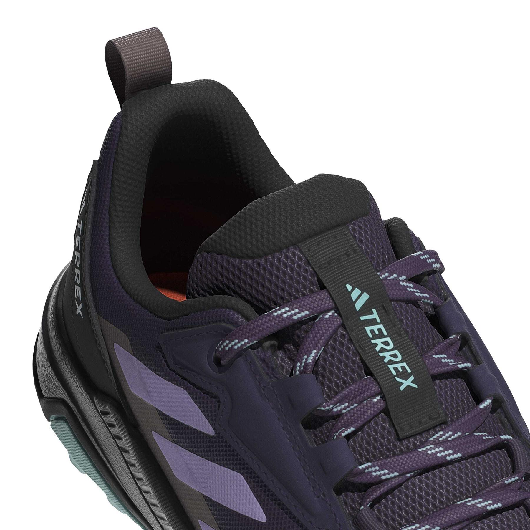 product/a/d/adidas_jq9956_8_footwear_photography_detail_view_1_white-nw091625.jpg