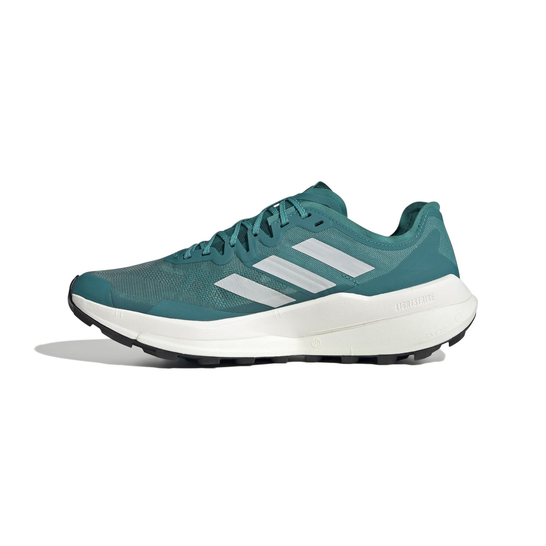 product/a/d/adidas_jr5239_5_footwear_photography_side_medial_center_view_white-nw091725.jpg