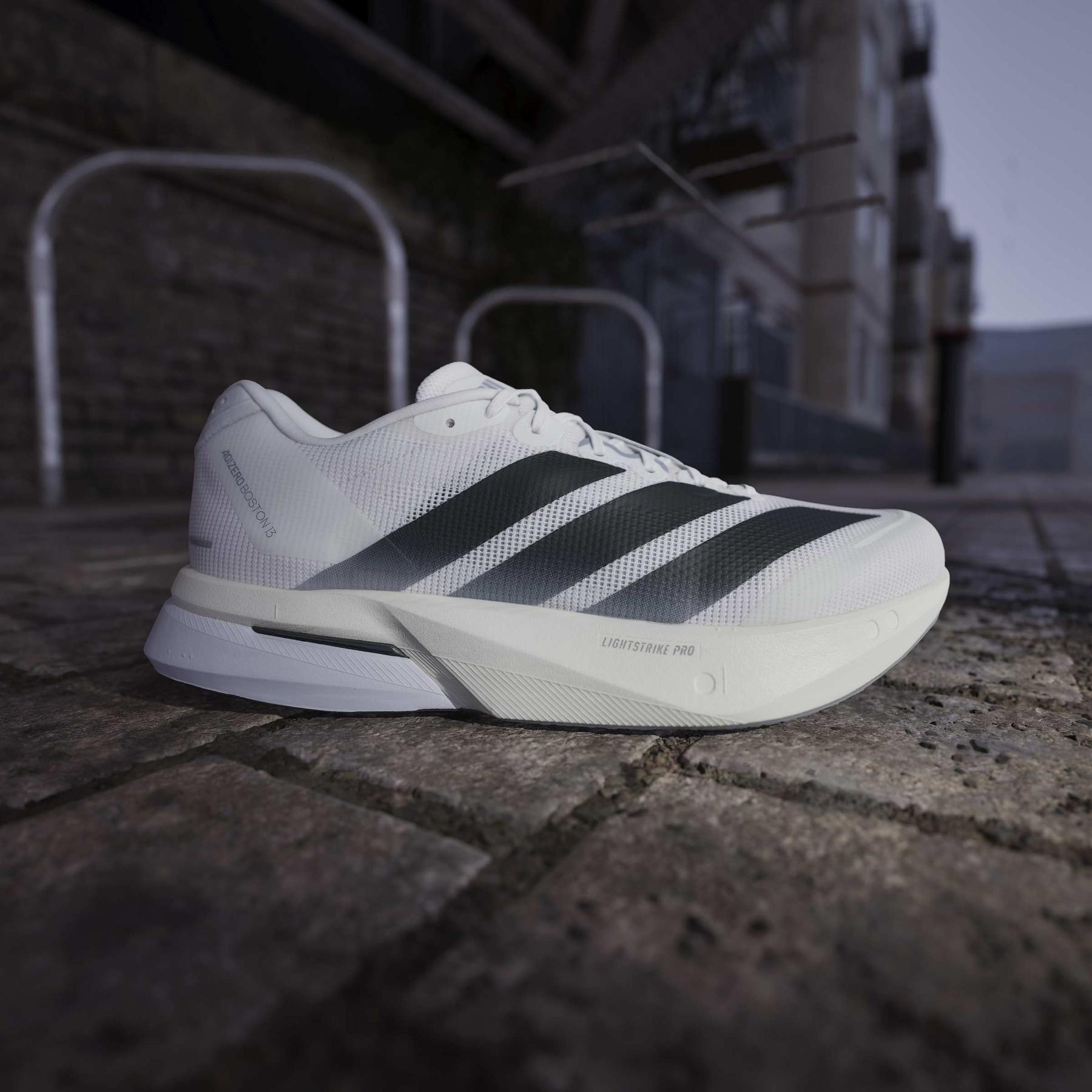 product/a/d/adidas_js4939_16_footwear_photography_heromrktng_view_3-nw091725.jpg