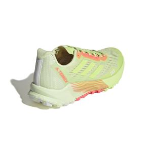 product/a/d/adidas_h03191_7_footwear_photography_back_lateral_top_view_white_000.jpg