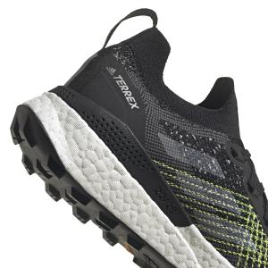 product/a/d/adidas_h69068_9_footwear_photography_detail_view_2_white_000.jpg