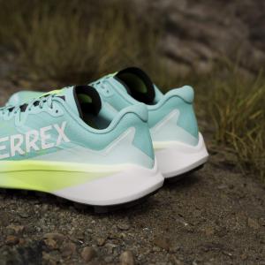 product/a/d/adidas_hp3686_22_footwear_photography_heromrktng_view_9-nw091625.jpg